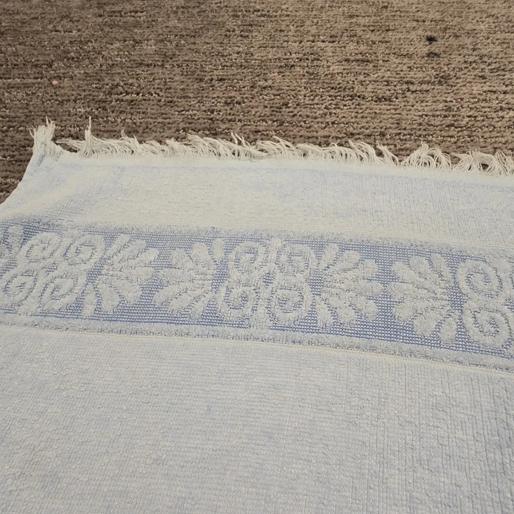 Vintage 70s Cannon Monticello Hand Towel Set Textured‎ Flowers Fringe Light Blue